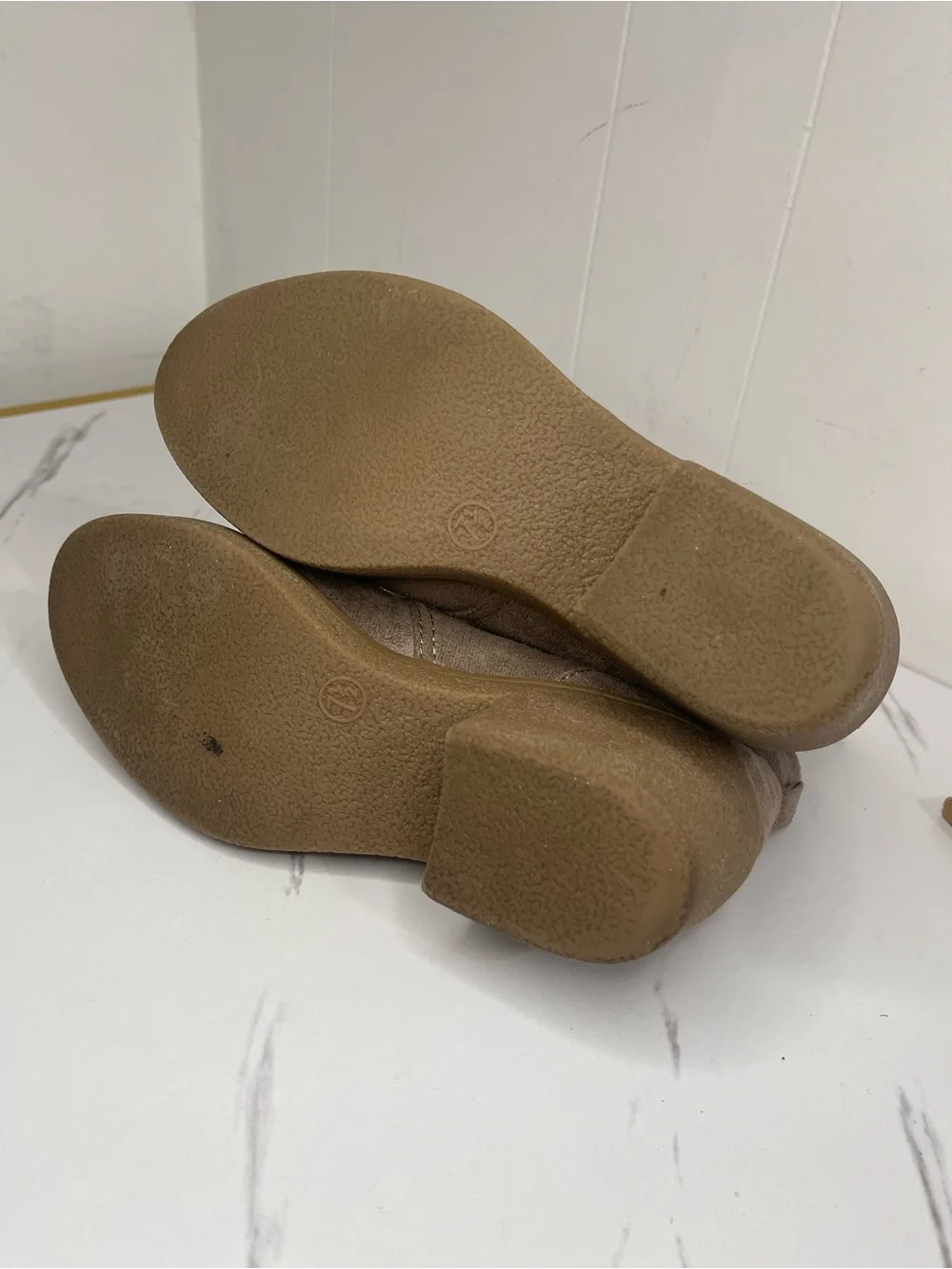 Universal Thread Taupe Suede Lace-Up Ankle Booties Size 7.5